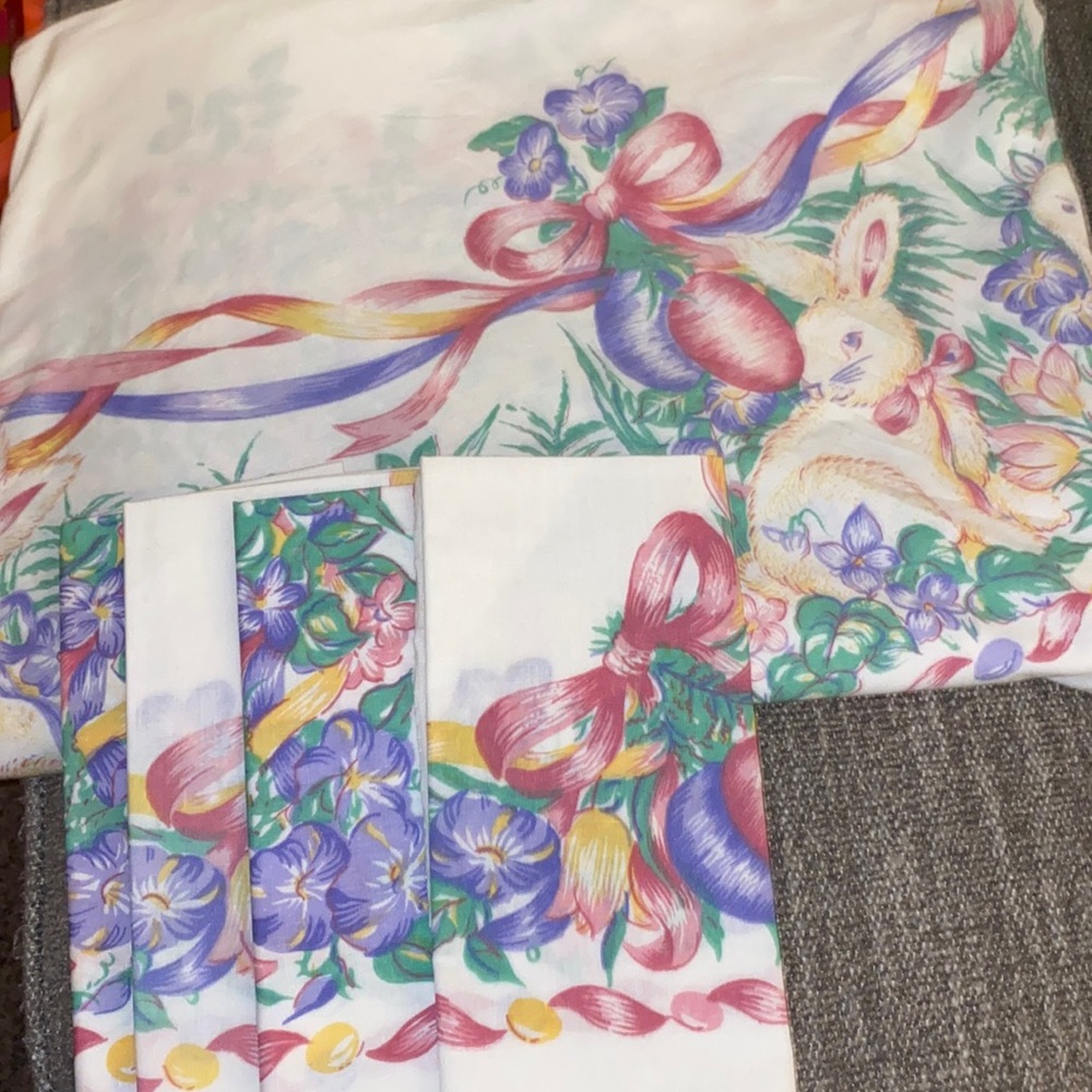 NEW Easter set - cotton/poly tablecloth and 4 napkins set